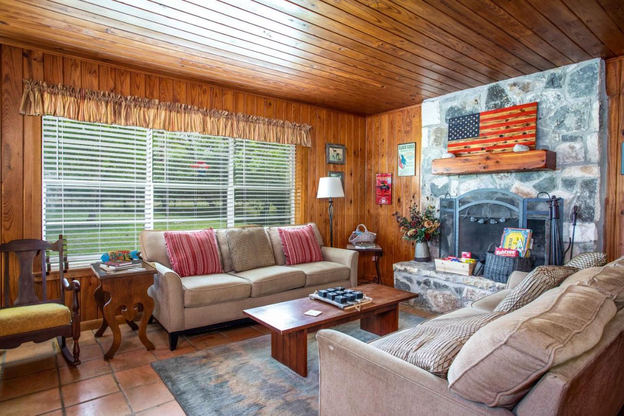 River Ridge Bandera Cabin Экстерьер фото