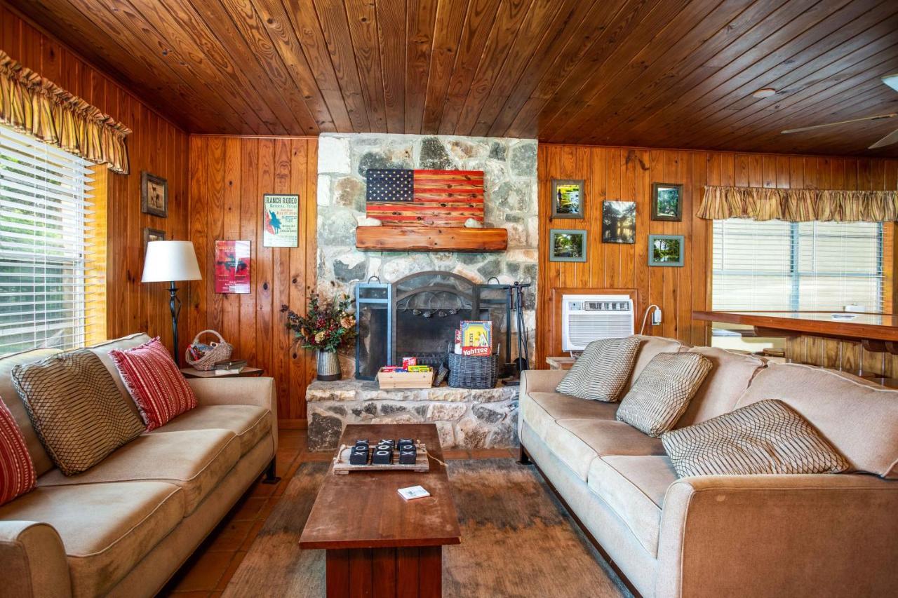 River Ridge Bandera Cabin Экстерьер фото